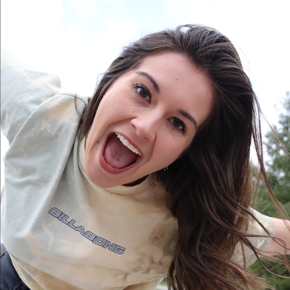 Meet your Posher, Olivia - Picture 1 of 1